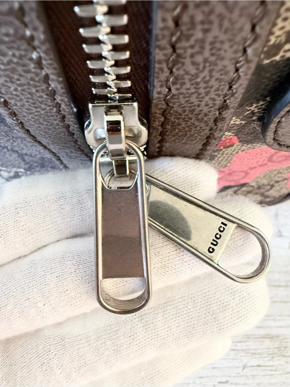 New Gucci GG Emblem pink camouflaged duffle travel crossbody handle medium bag,